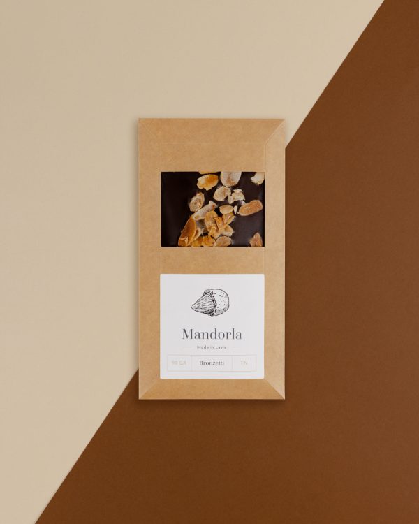 Cioccolato fondente 70% con mandorle tostate