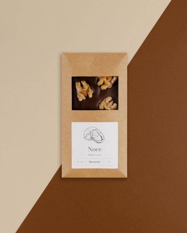 Cioccolato fondente 70% con noci tostate